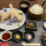 カツレツ Avanti - 全体像。ご飯は小やねん。おかわりできるんやて。