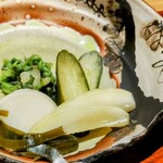 izakaya草 - メロンの漬物？