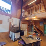 暖 - 吹き抜けが洒落てて良いよね～