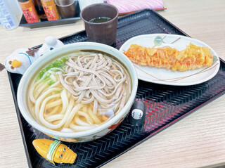 Sanuki Udon No Eki Ayagawa - こちらでは、うどんと蕎麦の
                        どちらも味わえますよ◎