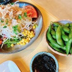 Kurumegushi Yuugen - 大根サラダと黒豆の枝豆