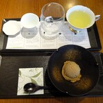 茶茶の間 - 呈茶〈かぶせ〉7 流星：三煎目、アイスクリーム（黒糖）