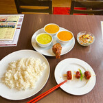 インド。ネパールレストラン サラダ - ランチカレー3種セットメニュー　サイドメニュー　byまみこまみこ