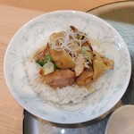 中華そば 深緑 - 知床鶏もも炙り焼き丼(450円)