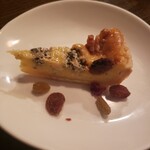 三日月 - ブルーチーズのタルト