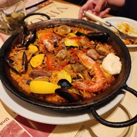 Bar Espanol LA BODEGA 大阪店 - 魚介のパエリャ（2人前）