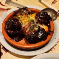 Bar Espanol LA BODEGA 大阪店 -  イベリコ豚とチーズのアルボンディガス