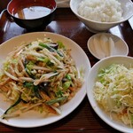 中華銘菜 餃子菜館 - 定食メニューの肉と野菜炒め♪