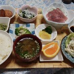 食事処 たけ - 刺身盛り合わせ定食なのかこれは