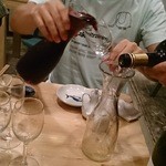 マグロマート - ワインデキャンタ白黒