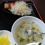 台湾料理 福祥居 - 定食のスープと揚げ物