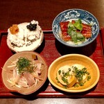 一徹 - 左上から鱧、鰻、左下から鯵、あん肝