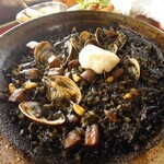 エル・ポニエンテ・ゴソ - イカ墨のパエリア