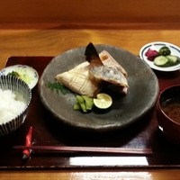 赤坂とゝや魚新 - まなかつおカマ焼定食！