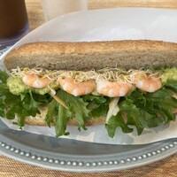 THE WHARF HOUSE YAMASHITA KOEN - アボカドシュリンプサンド
