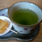 稲の花 - サービスのお菓子とお茶