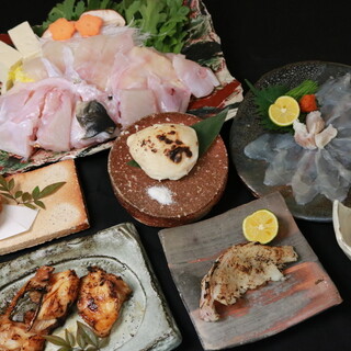 昼夜ともにふぐ料理のおまかせコースのみのご提供です