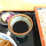 やぶ善 - 甘くも辛くもない、丁度良い塩梅の”そばつゆ”。