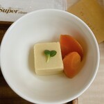 Cafe La Doux - 小鉢 高野豆腐と人参の煮物