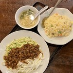李さんのおいしい中華屋 - ジャージャン麺750円大盛無料 半炒飯＋200円