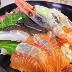 海鮮市場　摩季詩 - 本日の海鮮丼（アップ）