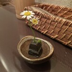 インド料理 想いの木 - 卓上の花