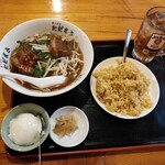 Kamata Daisakaba - ランチメニュー⑦の豚角煮麺と半炒飯セット