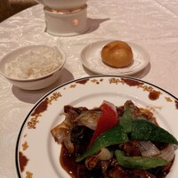筑紫樓 銀座店 - 黒酢豚、ライス、カレーパン