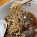 Kamata Daisakaba - 麺は太めの縮れ麺