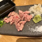 焼鳥酒場 本田商店 - 合法レバ刺！低温調理の鳥レバーです。うまうまー