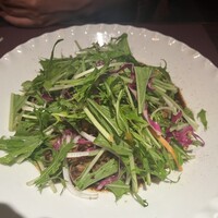 中国料理 神戸壺中天 - 水菜の下に坦々麺
