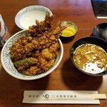 大黒家天麩羅 本店 - 好みの時間、蒸らしてから開ける。