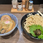 六厘舎 TOKYO - 生七味つけ麺(1040円)＋卵(100円)