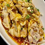 Seishuku Hanten - たっぷり入った鶏モモ肉が酸味のある辛いタレに使って抜群に美味い