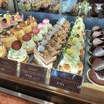 レタンプリュス 本店 - レモン風味のマスカルポーネ…サントノーレも気になる