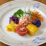Oufuu Ryouri Shanthii - 真夏の彩り野菜とずわい蟹のサラダ