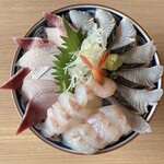 氷見 魚市場食堂 - 氷見浜丼(並)¥1880