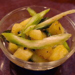ガネーシュ - パイナップルとセロリのアチャール(300円)