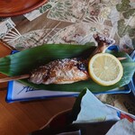 郷土料理 栃洞屋 - ○アマゴの塩焼き
      まだまだ出てくるねえ❕
      熱いうちにお召し上がり下さいとの話。