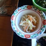 郷土料理 栃洞屋 - ○大根の甘酢和え
      シャキシャキ食感の大根の細切りと人参、
      きゅうりが摺り白ごまと甘酢和えされてる。
      胡麻の味わいが強くて美味しい。