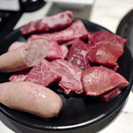 Yakiniku Tabehoudai Burakkuhoru - 