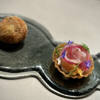 Tinc gana - 鯵のタルト　オクラとチーズのコロッケ。