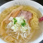 UFO物産館 - ダブル地鶏塩ラーメン大盛Niceな風景