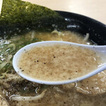 ゆにろーず - にんたま醤油ラーメンのスープ