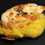 パン・ドゥ・マルシェ - エビと和風サラダのカレーサンド