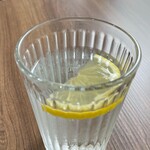 Sandaime Juusu Keshouten - お肉屋さんなのに、お水にレモンってところがニクい!!