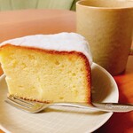 森のらくだ - レモンパウンドケーキ　550円　しっとりして甘酸っぱくとても美味しかったです。