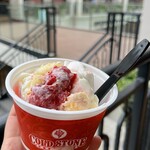 Cold Stone Creamery - by Mi~ya