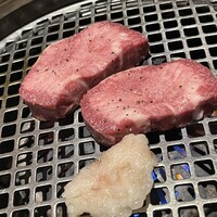 近江うし 焼肉 にくTATSU 青山本店 - 