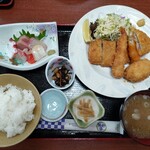 季さく - ミックスフライ定食に小刺身盛合せをプラス